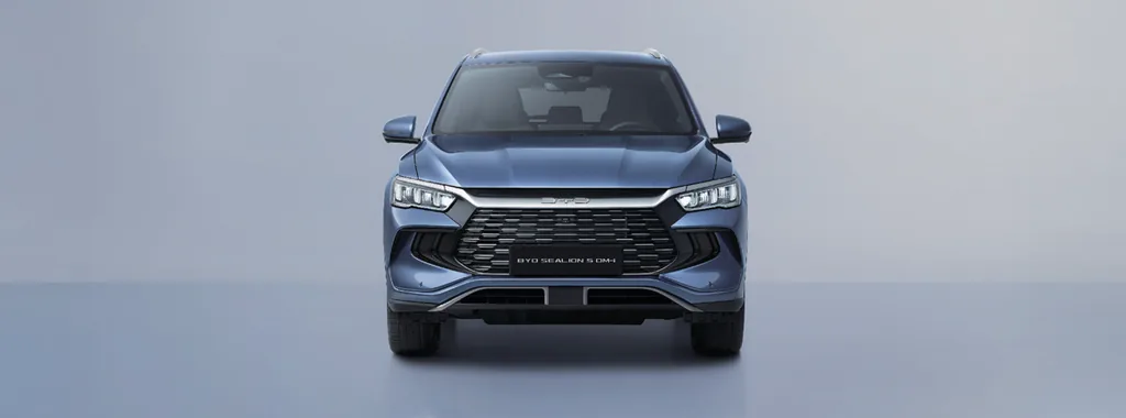 Đầu xe BYD Sealion 5 với thiết kế Dragon Face