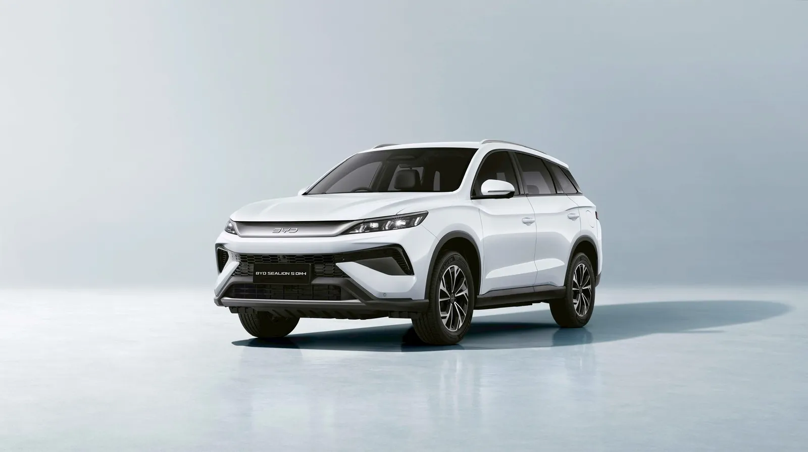 BYD Sealion 5 góc trước 3/4