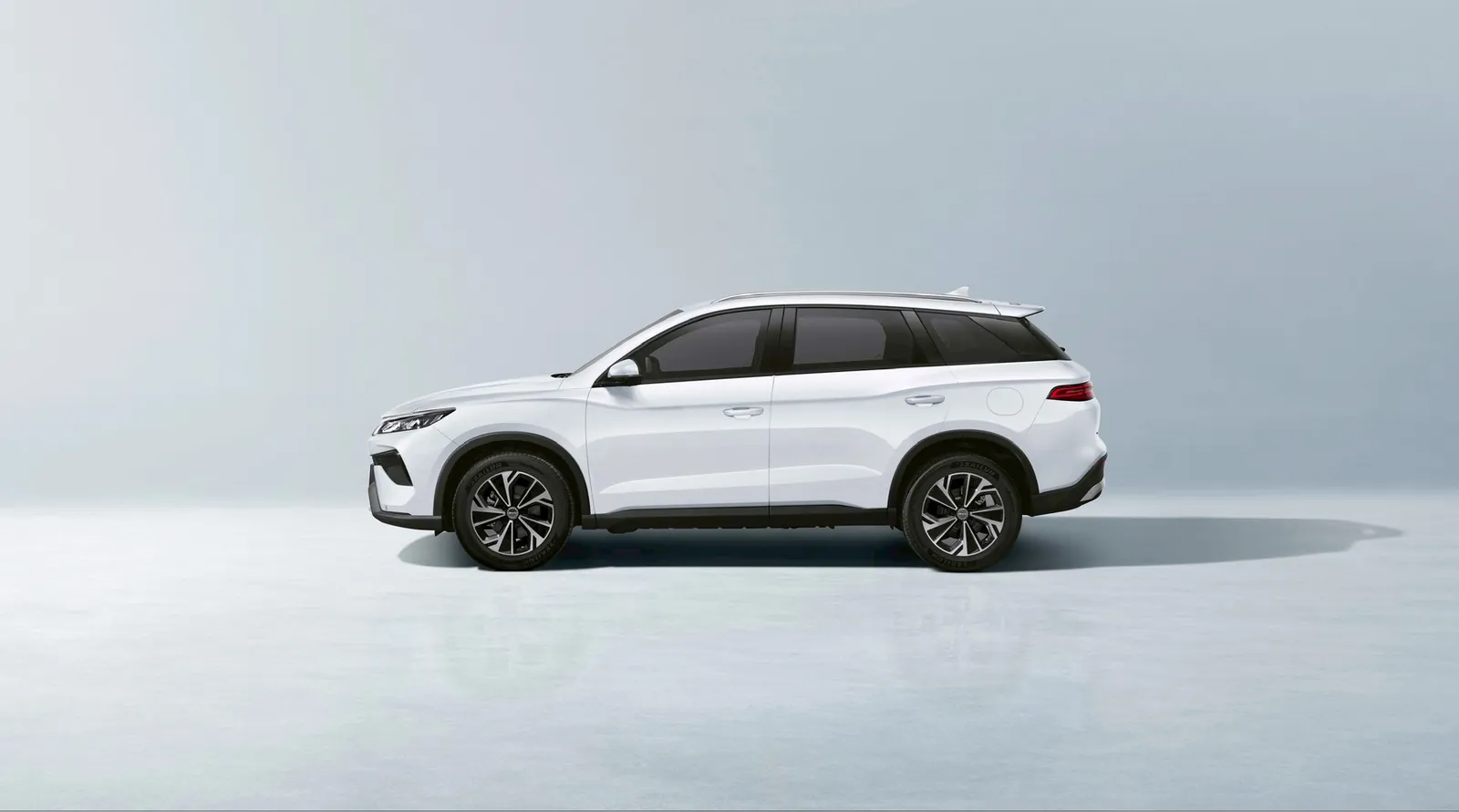 BYD Sealion 5 nhìn ngang thân xe